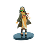Figura Nezuko Kamado Demon Slayer capa cafe