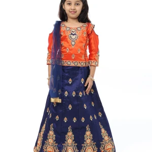 Traje indú naranja con azul, India, culturas